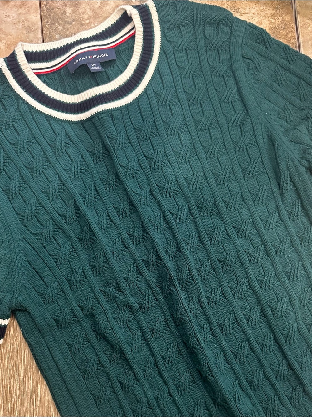 Tommy Hilfiger Women’s Green Cable-Knit Spring/Summer/Fall Crewneck Sweater